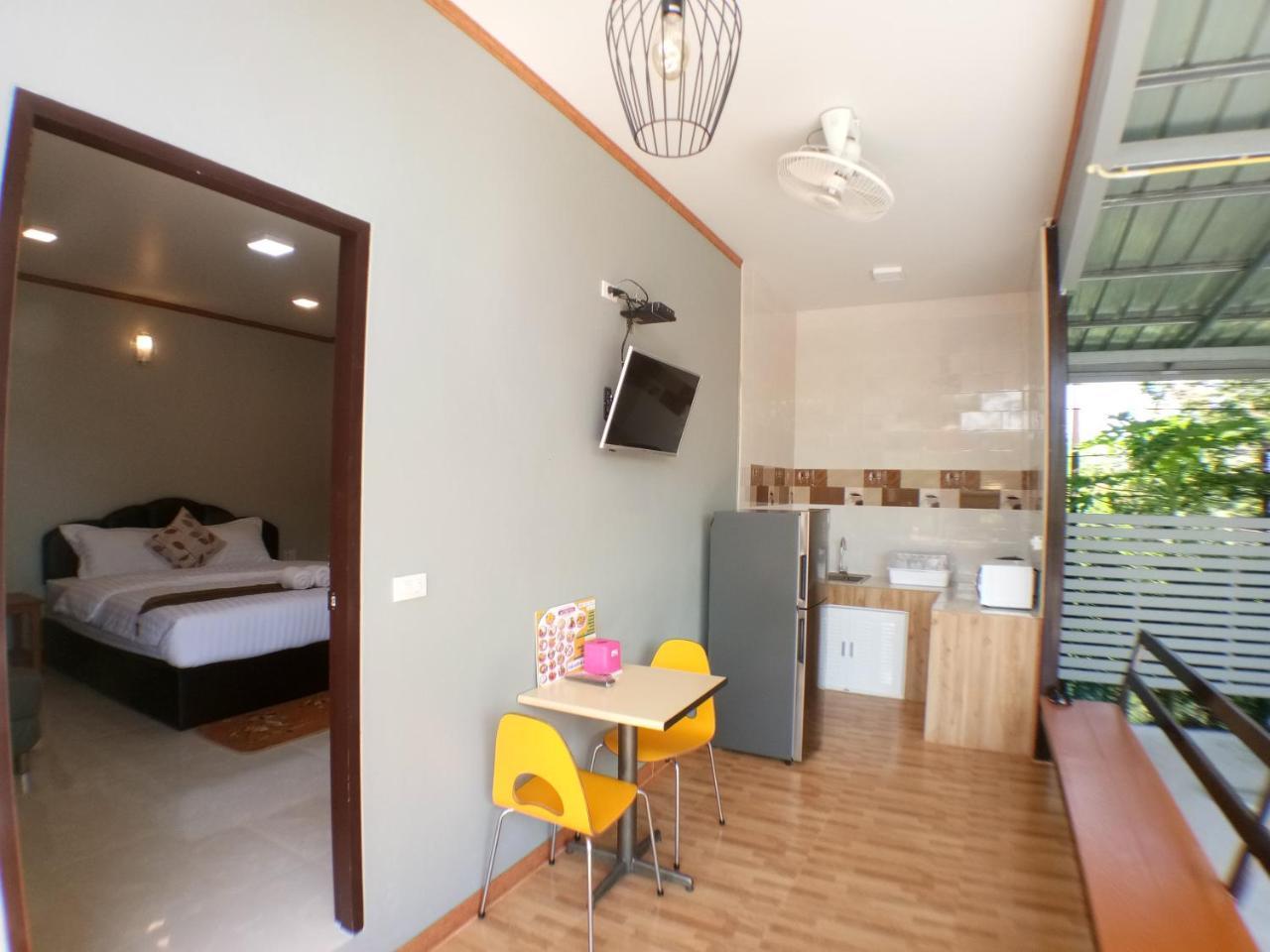 Hi Tech Resort Kabin Buri Habitación foto